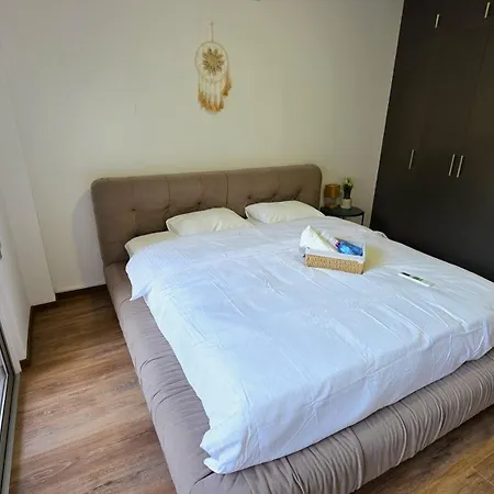 Steps To - Modern With 1gb Wi-fi Λάρνακα