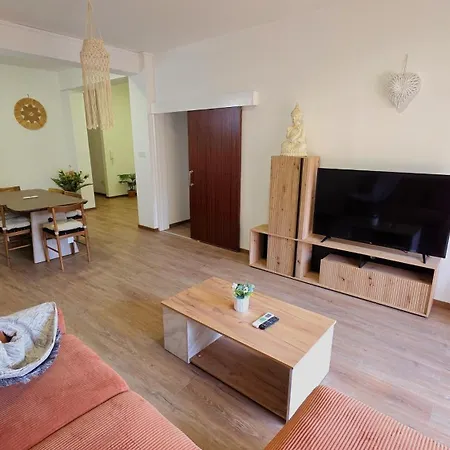 Daire Steps To - Modern With 1gb Wi-fi Larnaca