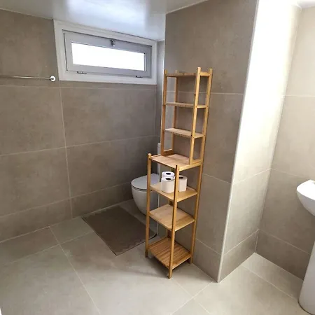 Daire Steps To - Modern With 1gb Wi-fi Larnaca